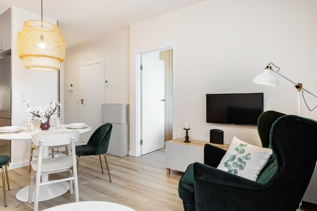 Apartment Walonska With Free Parking Wroclaw By Noclegi Renters 外观 照片